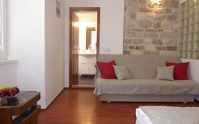 Studio Apartment Mila